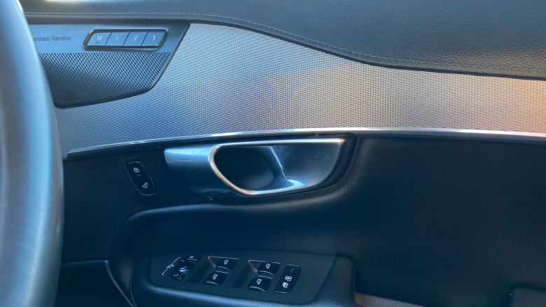 Volvo XC90 2.0 B5D [235] Plus Dark 5dr AWD Geartronic Diesel Estate